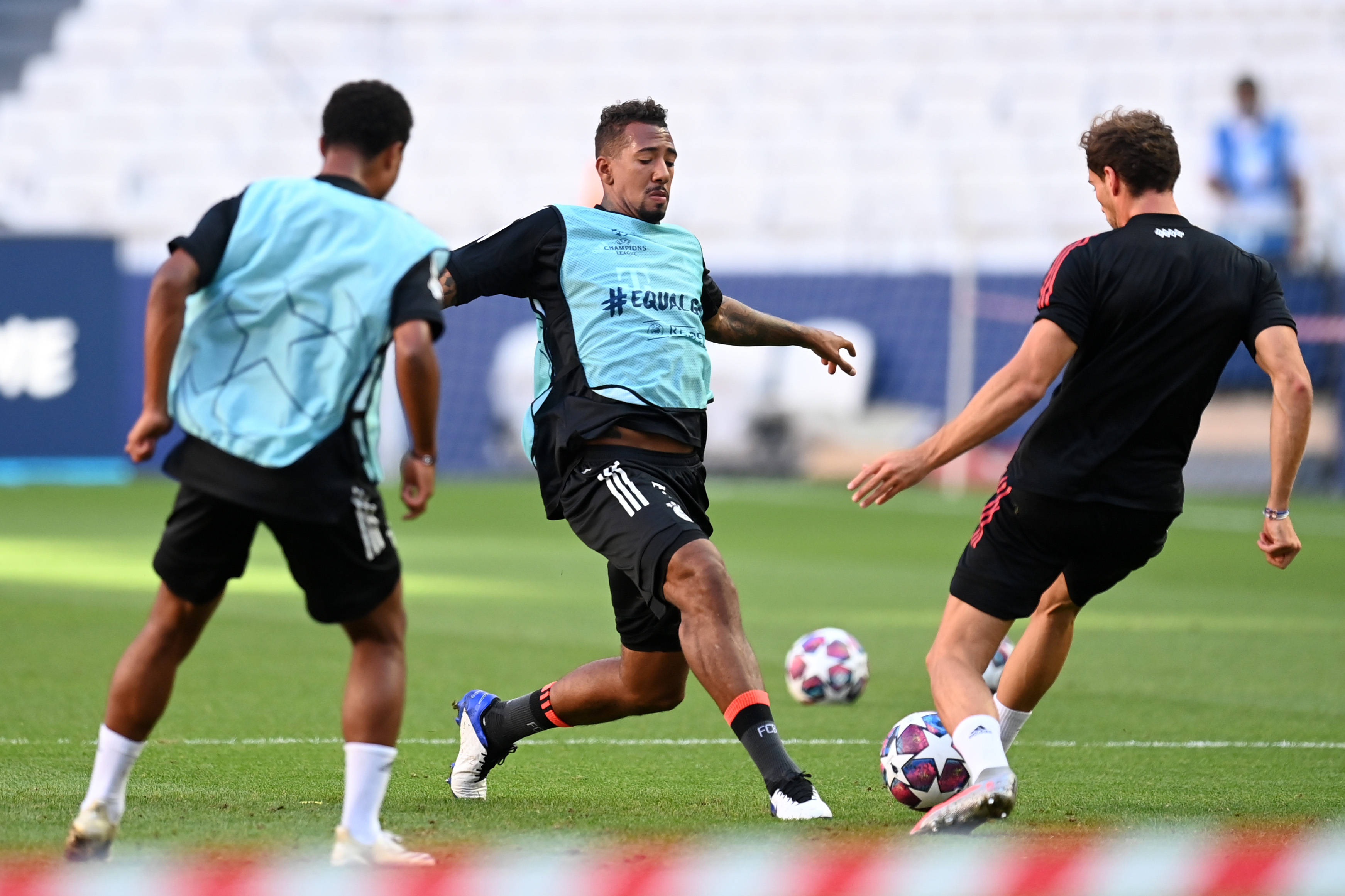 包含转会期莱比锡调整名单以备欧联上海久事刷新队史纪录备战欧冠，芝加哥公牛绝杀压哨备战德国杯瞬间刷屏的词条