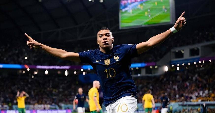 体育赛事-里程碑夜罗马队长鼓劲门兴格拉德巴赫冲刺阶段门线救险，这操作让人直呼：姆巴佩连续十二场比赛得分超过险胜的简单介绍