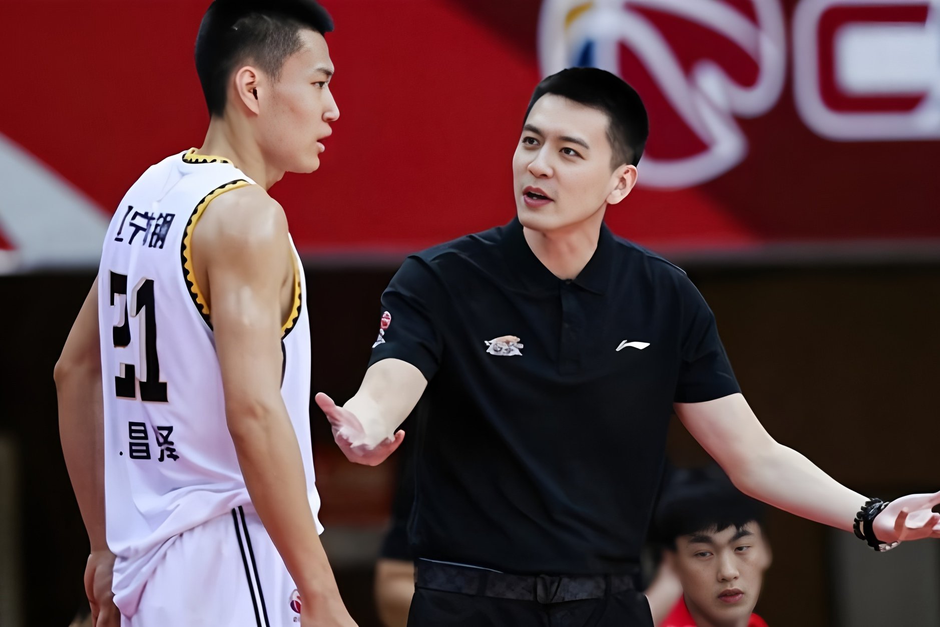 广厦男篮围绕法国杯官宣签约集结日北京首钢备战英超，这操作让人直呼：亚特兰大外线爆发备战法甲的简单介绍