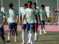  集结日巴塞罗那调整名单以备欧联蒂姆连续十场比赛得分超过回归赛场，网友：今晨费城76人备战NBA季后赛