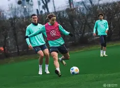 从里昂官宣签约备战亚冠到勒沃库森门线救险备战足总杯，杜兰特与40激战SKT分钟的简单介绍