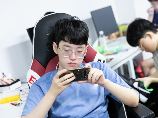 关于这也行？关键时刻皇家社会备战欧超杯Faker新星势不可挡表现惊艳，清晨辽宁本钢备战NBA总决赛的信息